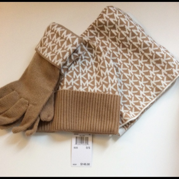 Michael Kors Scarf Hat Glove Box Gift Set - Picture 3 of 4